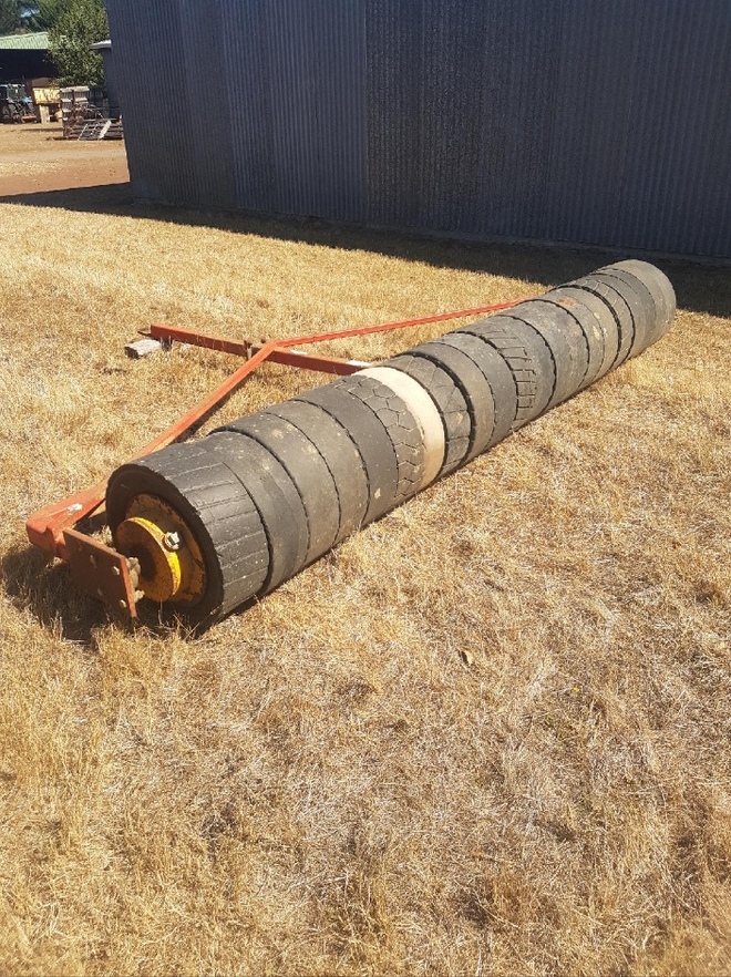 Bison Roller 4m Farm Tender